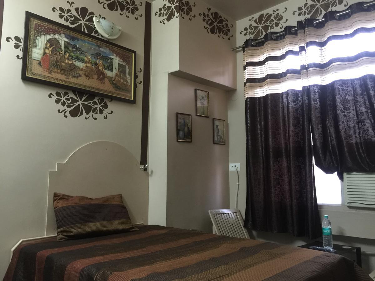 Harsh Hotel Suratgarh ภายนอก รูปภาพ